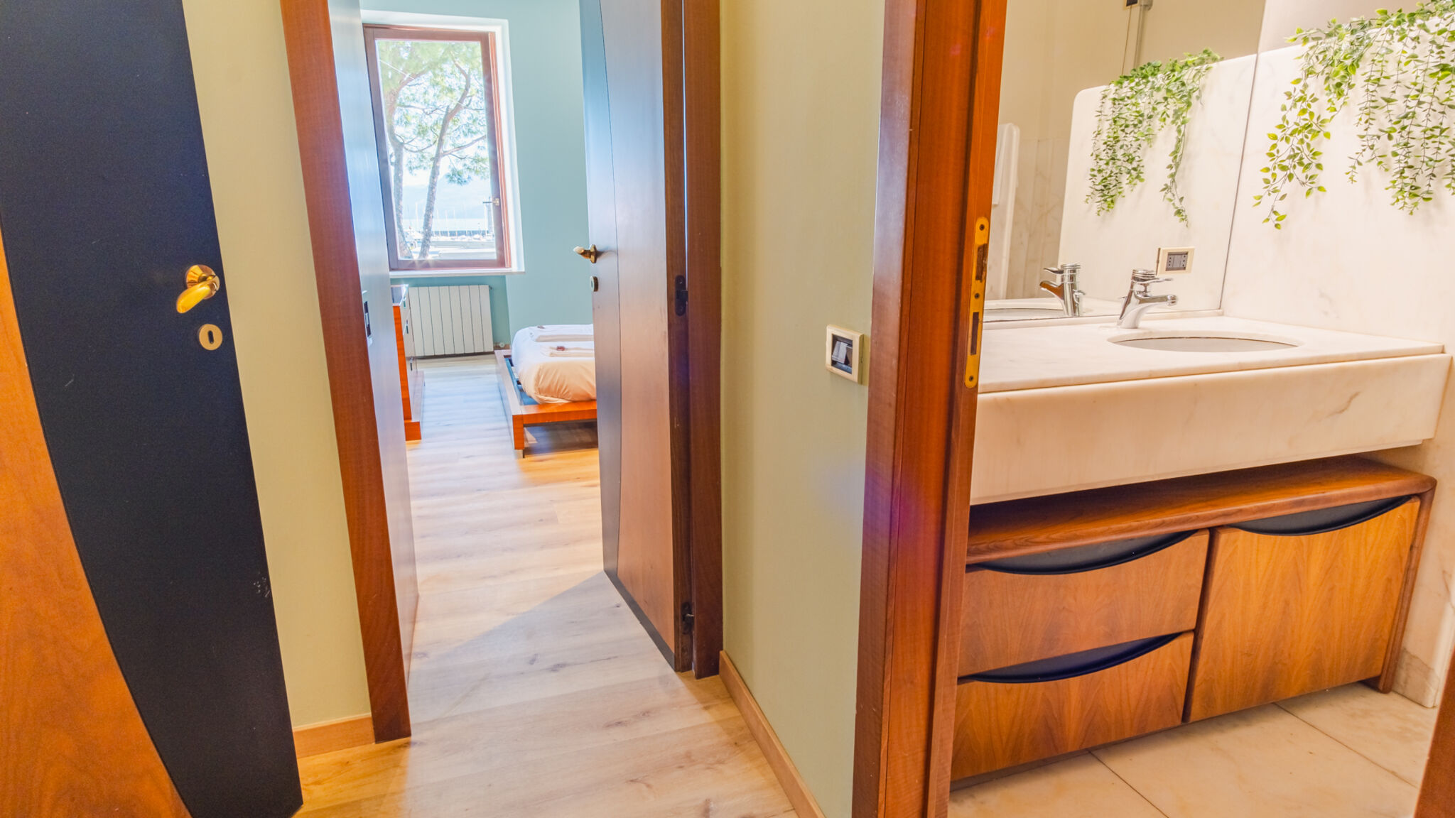 Italianway Desenzano del Garda Romantic Coast View