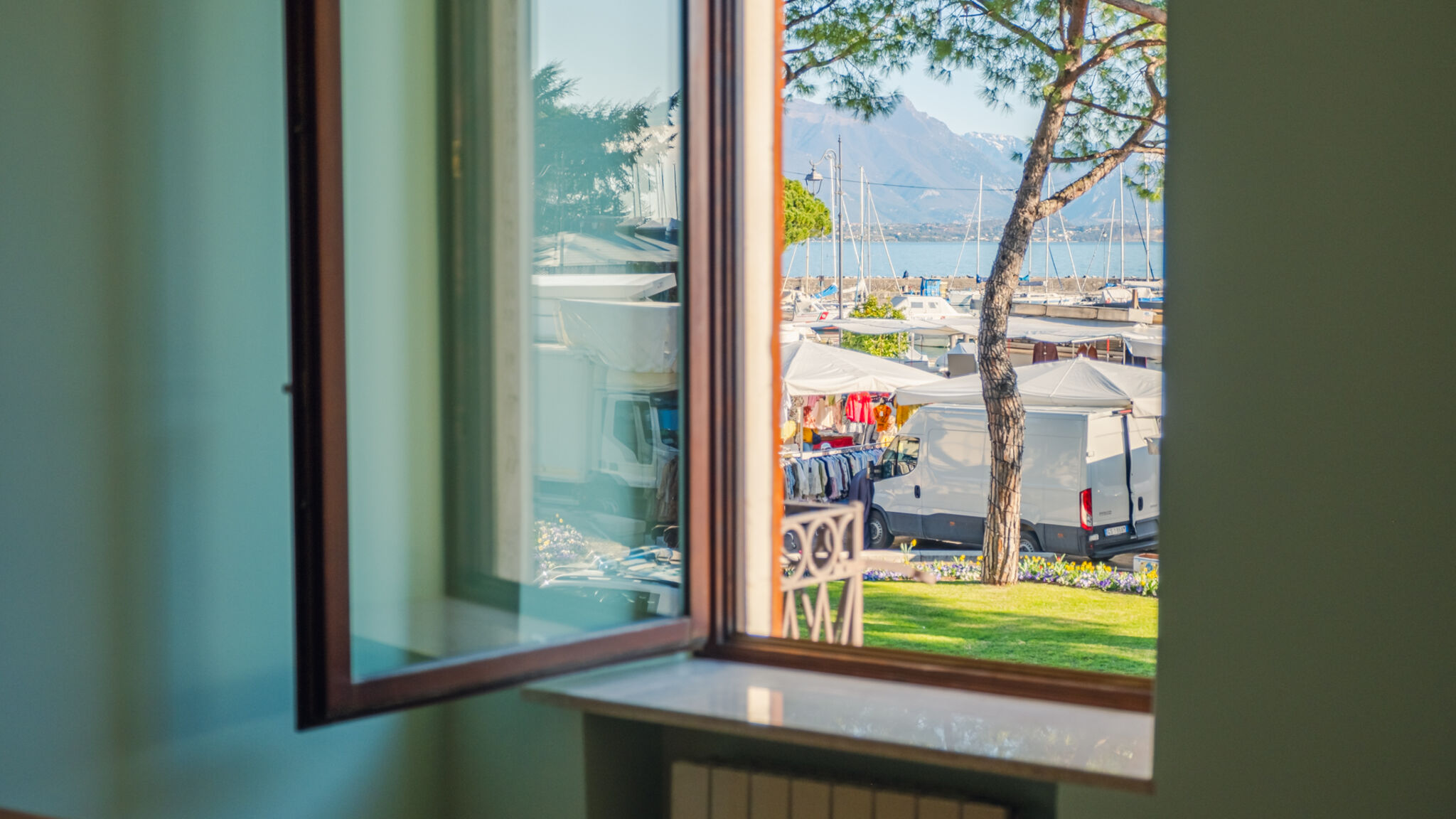 Italianway Desenzano del Garda Romantic Coast View