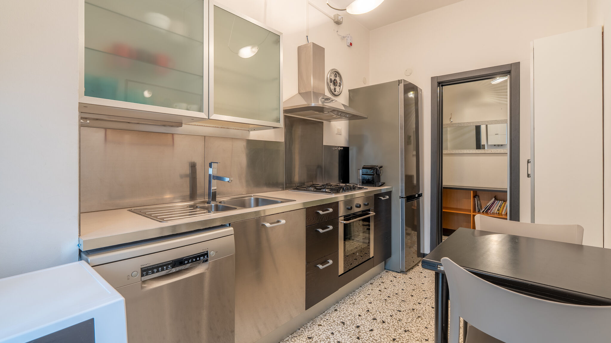 Italianway Spotorno La Stella Marina - 150 metri dal Mare con Box auto