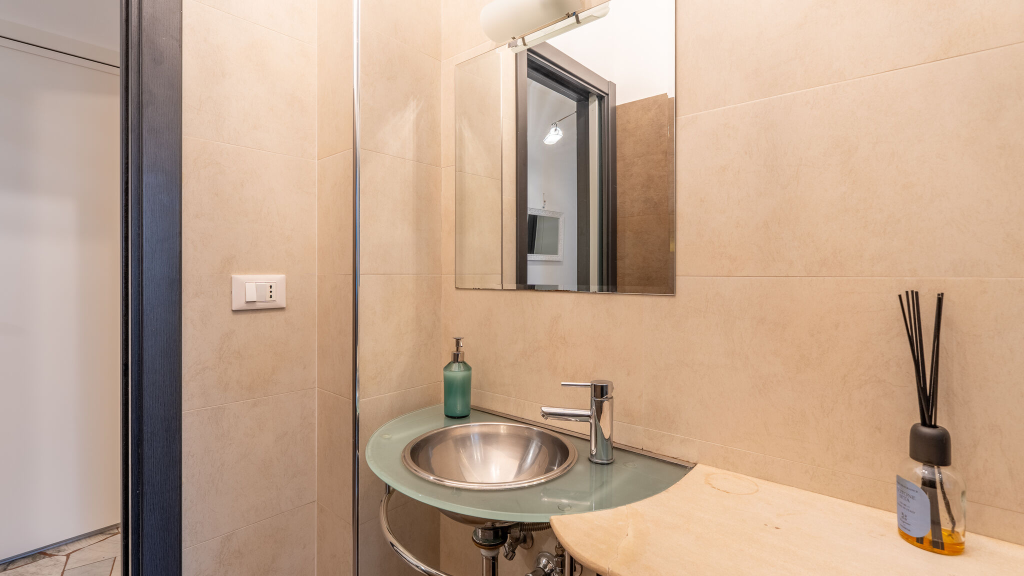 Italianway Spotorno La Stella Marina - 150 metri dal Mare con Box auto