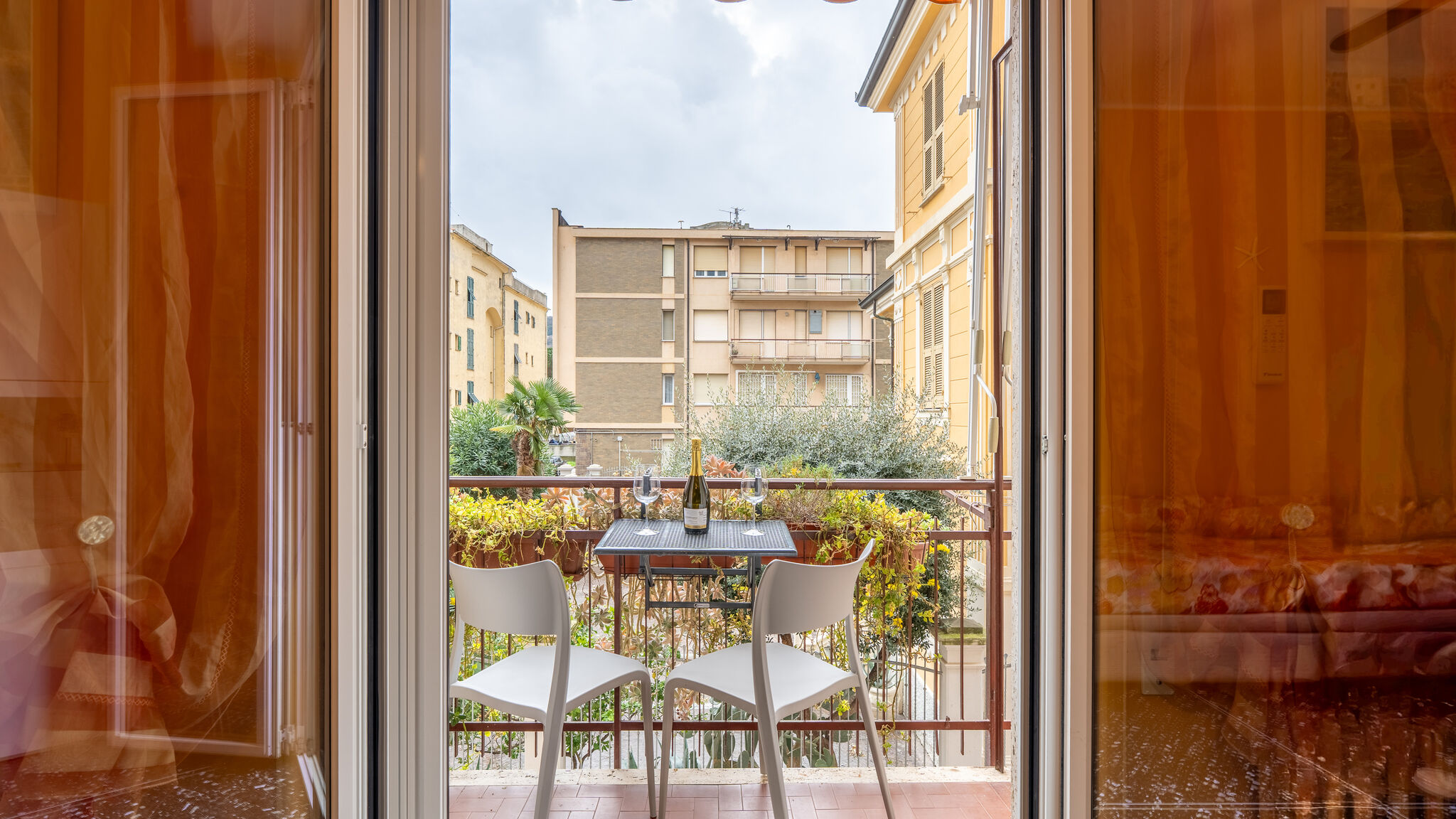 Italianway Spotorno La Stella Marina - 150 metri dal Mare con Box auto