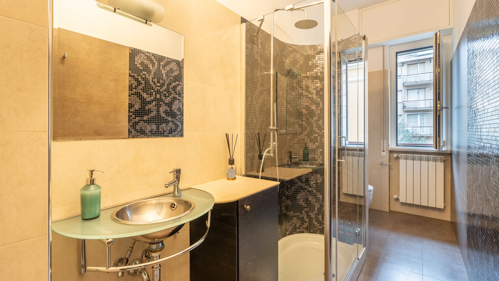 Italianway Spotorno La Stella Marina - 150 metri dal Mare con Box auto