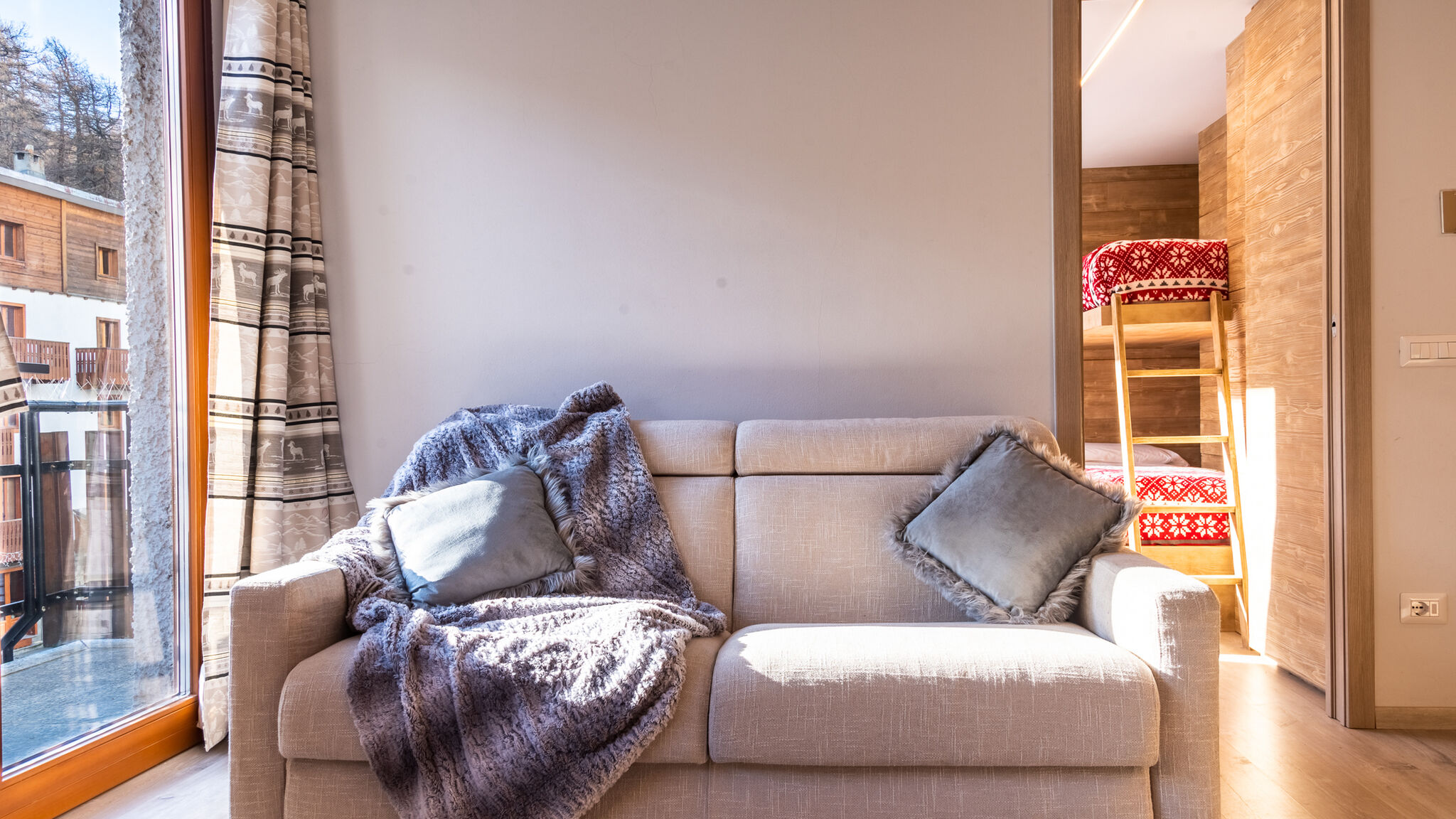 Italianway Valtournenche The Family Crest - Central Cervinia with Balcony 