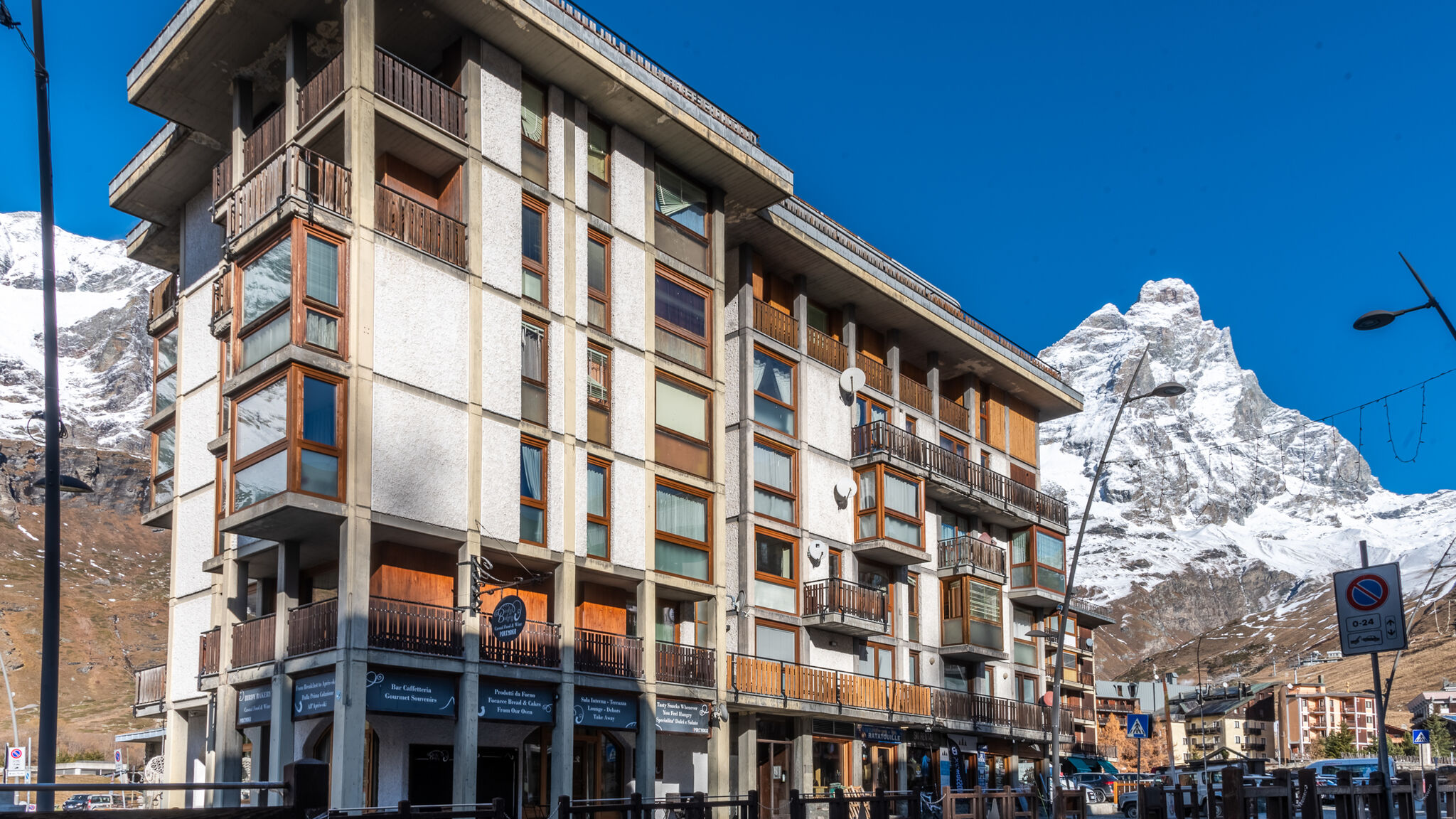 Italianway Valtournenche The Family Crest - Central Cervinia with Balcony 