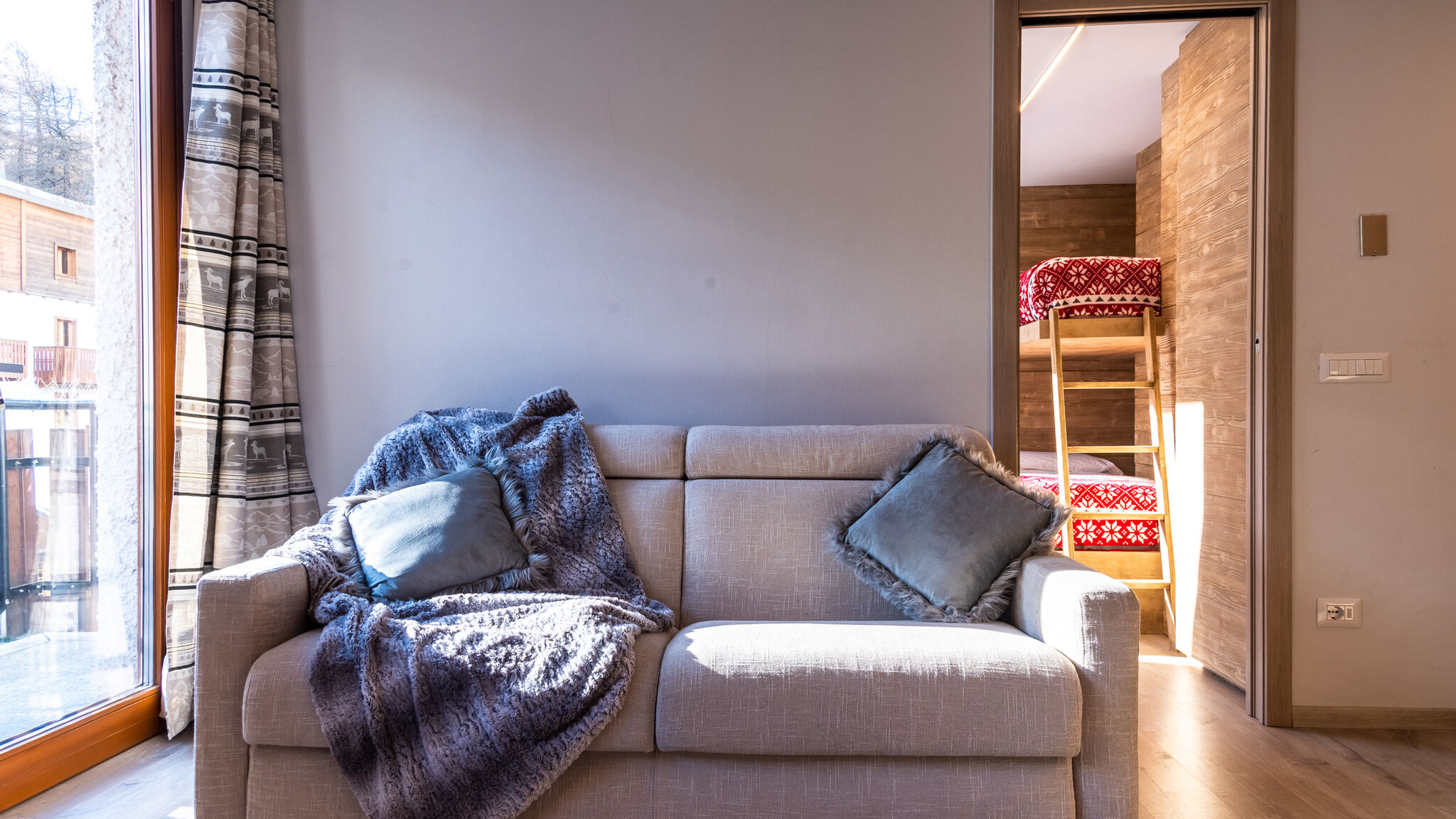 Italianway Valtournenche The Family Crest - Central Cervinia with Balcony 