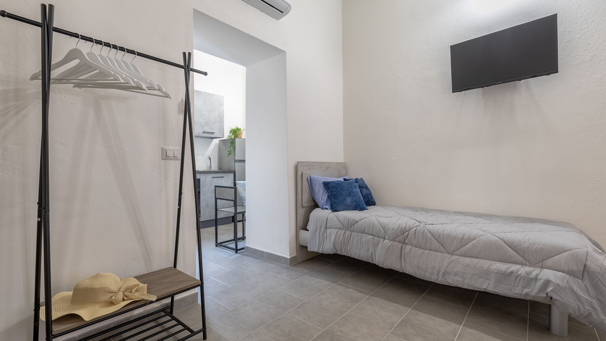 Italianway Badesi Sardinia Re - La Casa di Alice - 2 Grey Room