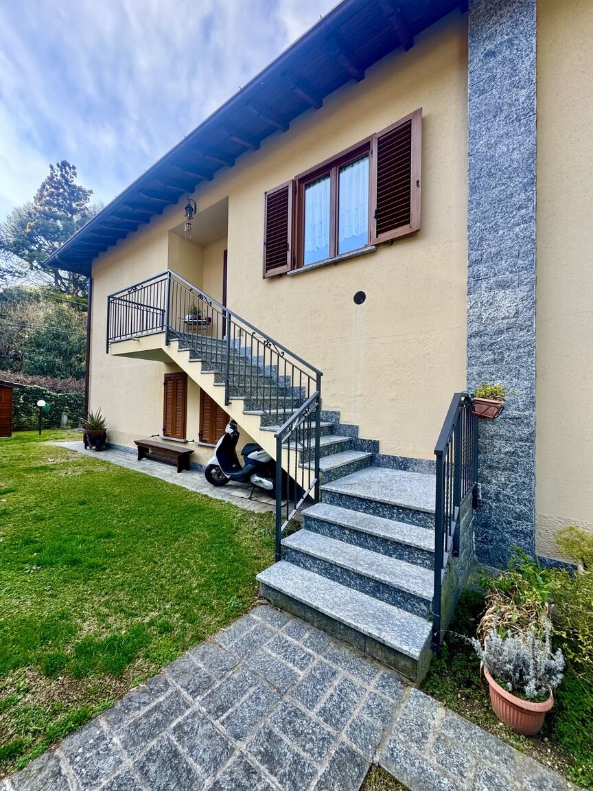 Italianway Dervio Villa Elvira appartamento fronte lago di Como A/C