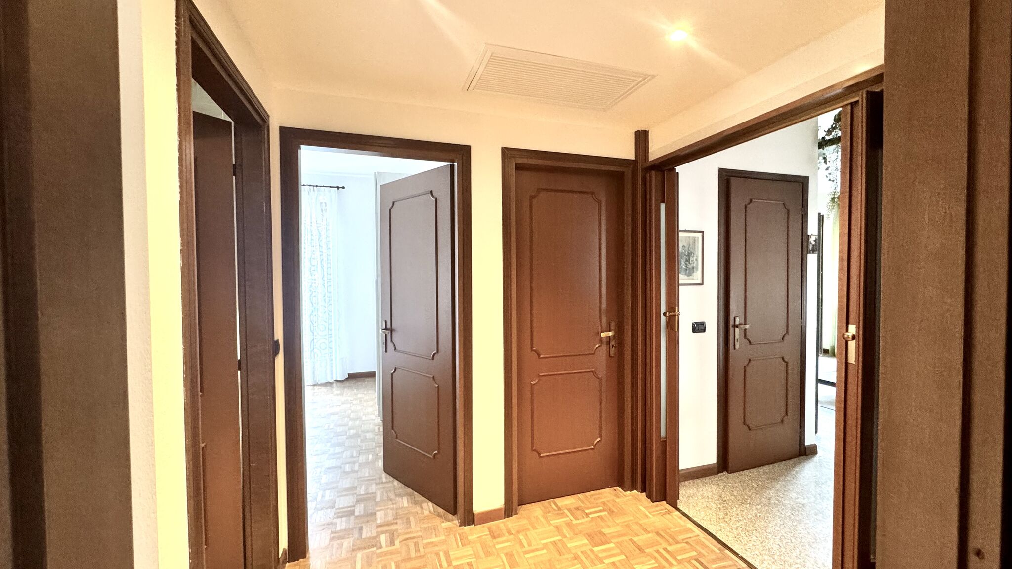 Italianway Dervio Villa Elvira appartamento fronte lago di Como A/C