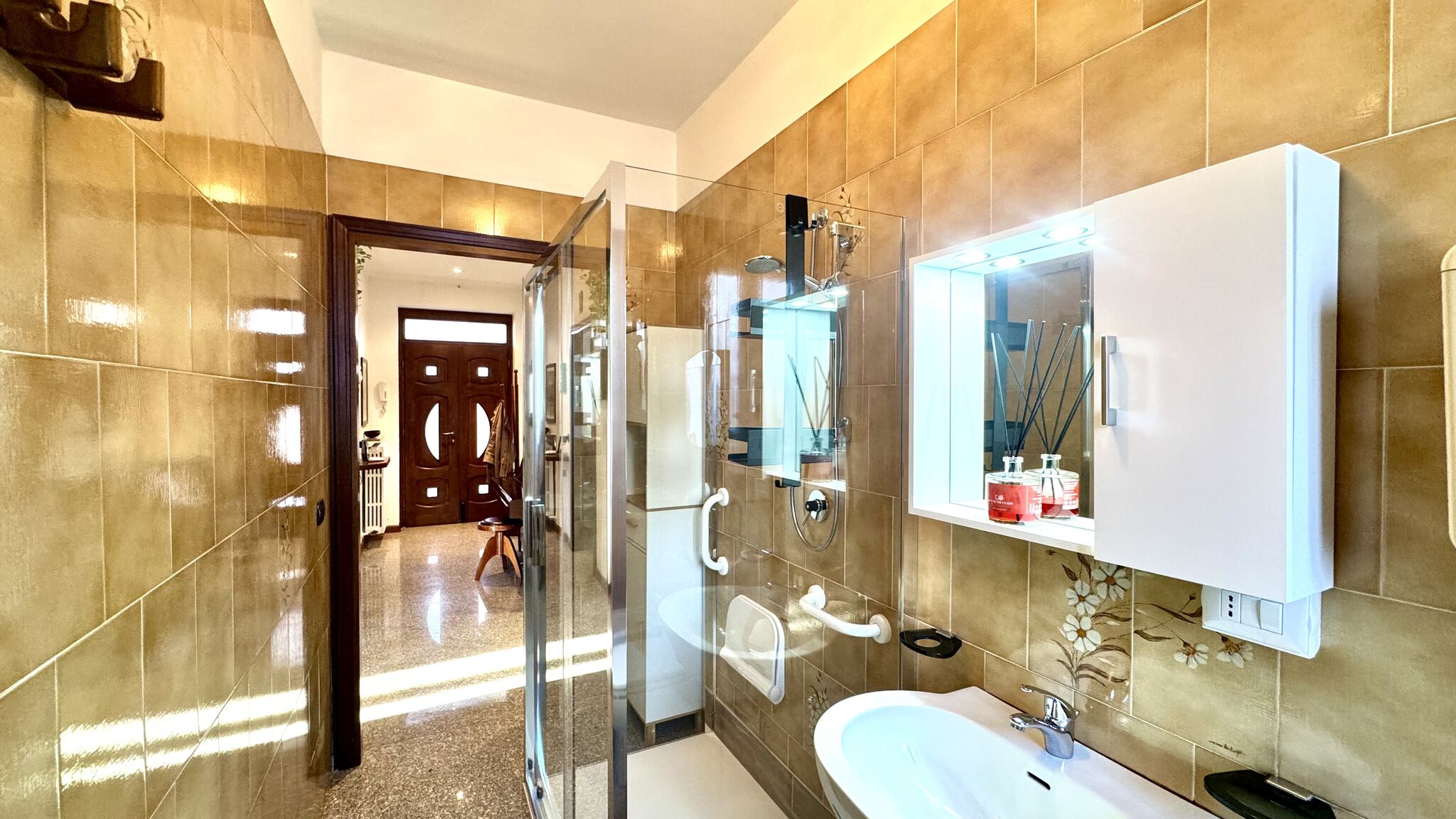 Italianway Dervio Villa Elvira appartamento fronte lago di Como A/C