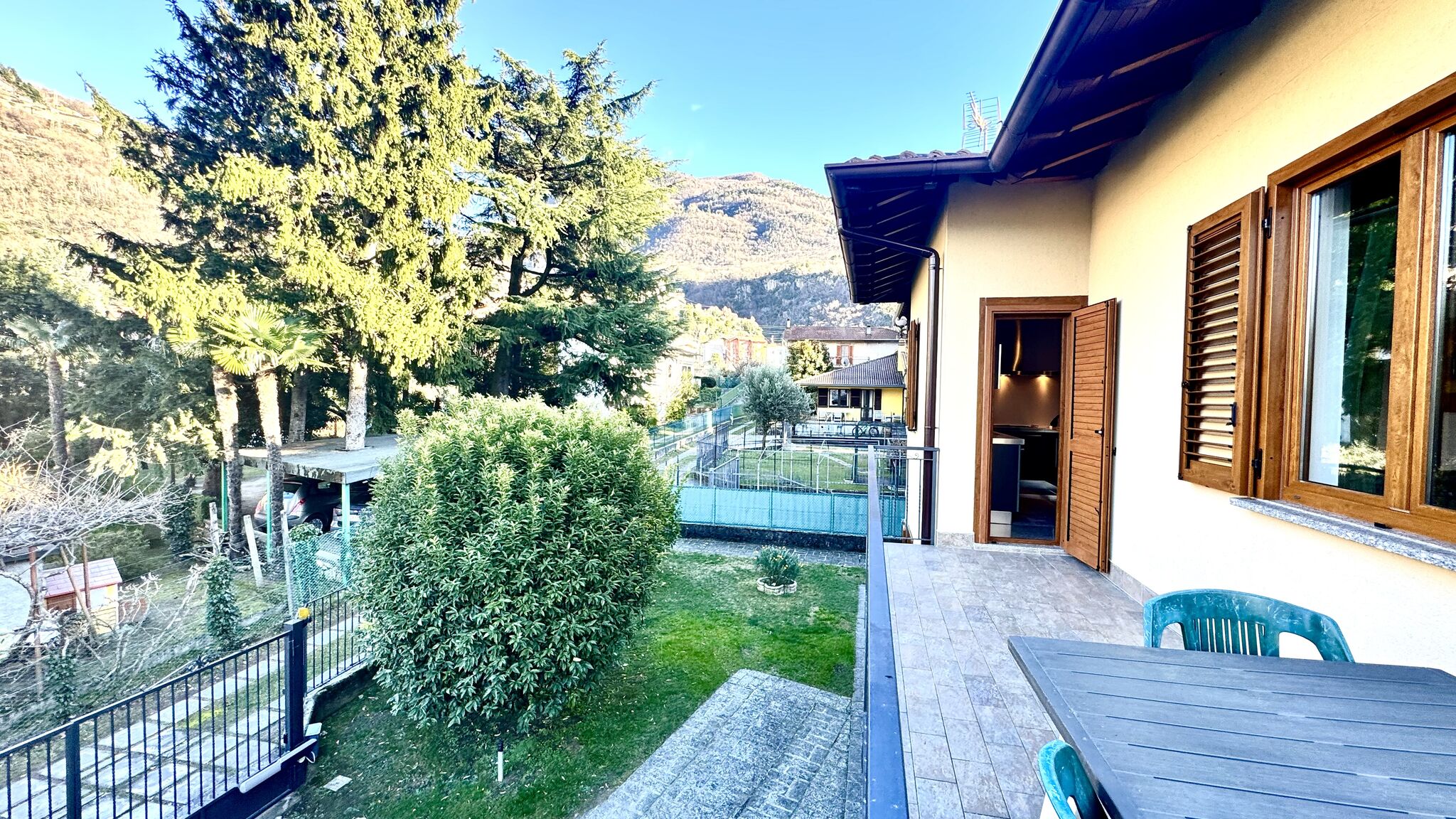 Italianway Dervio Villa Elvira appartamento fronte lago di Como A/C