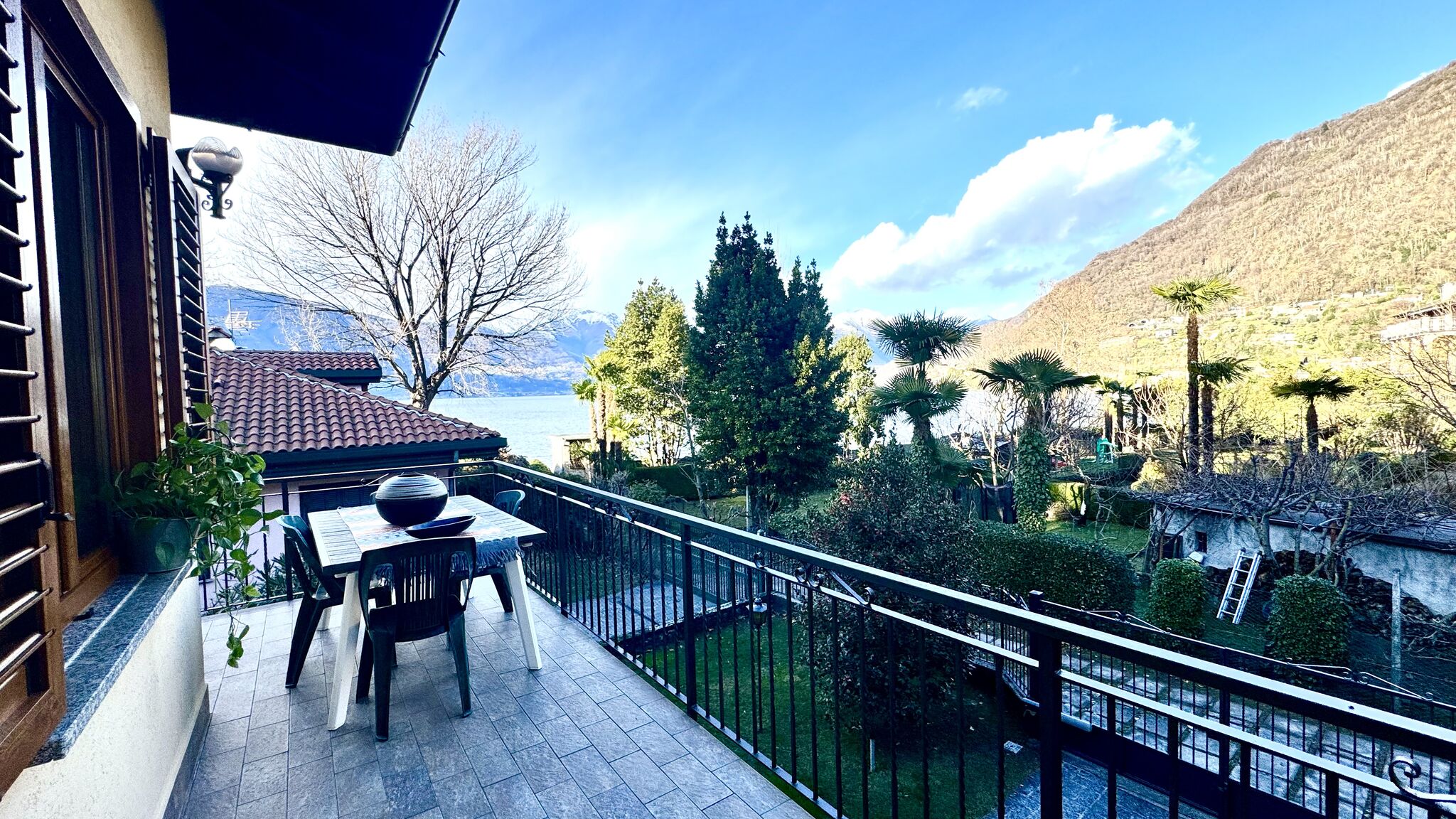 Italianway Dervio Villa Elvira appartamento fronte lago di Como A/C