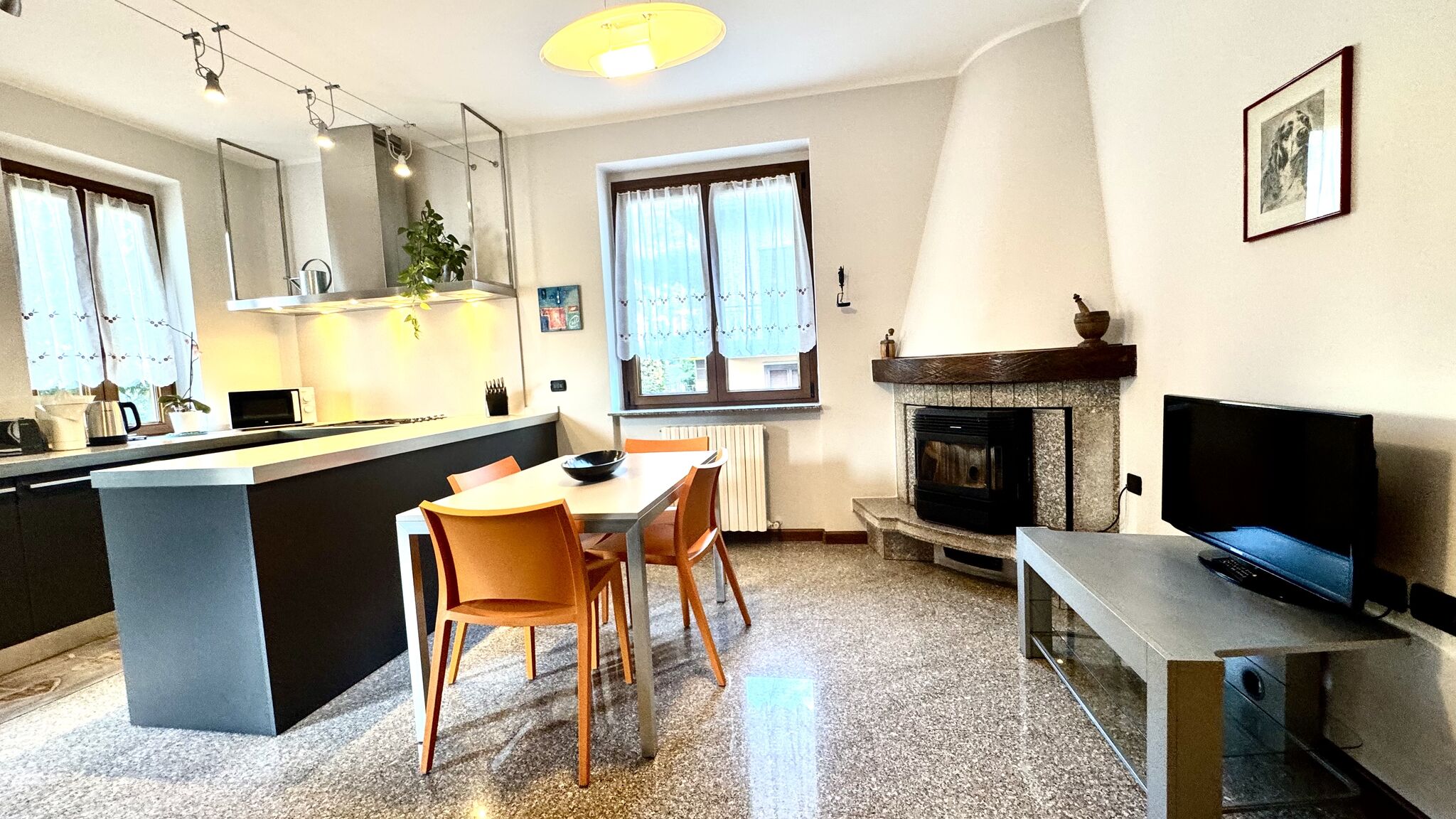 Italianway Dervio Villa Elvira appartamento fronte lago di Como A/C