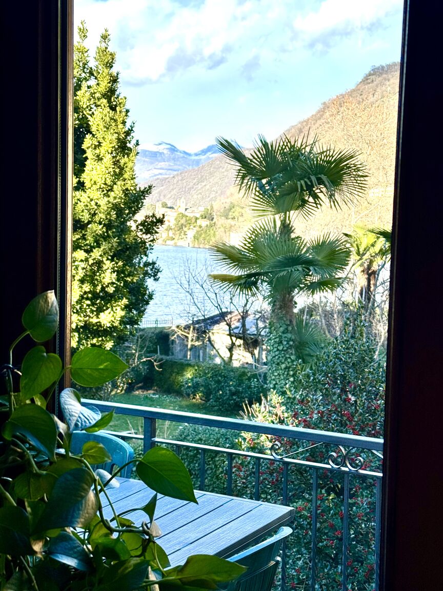 Italianway Dervio Villa Elvira appartamento fronte lago di Como A/C