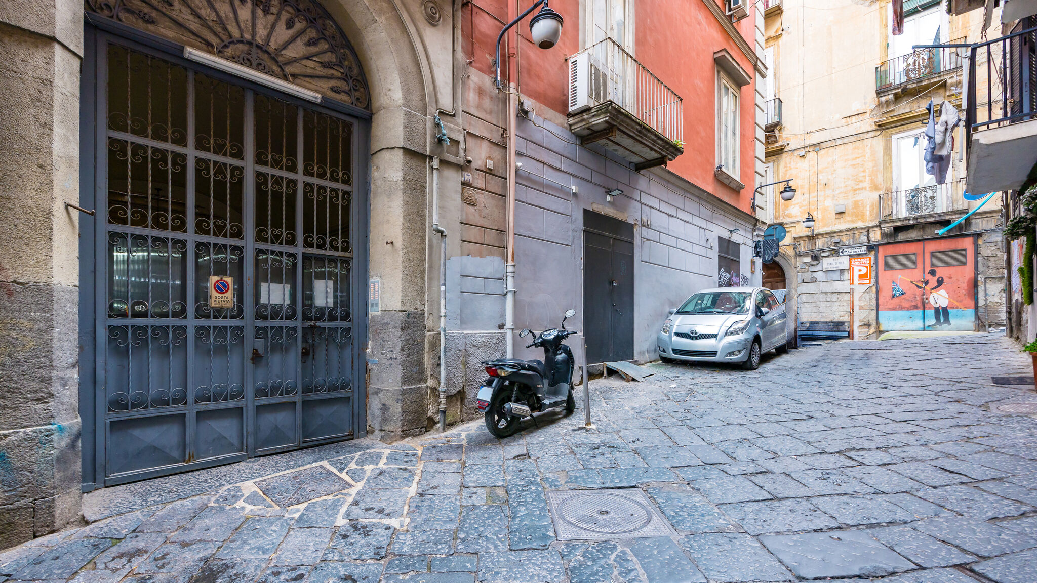 Italianway Napoli Wide and Arty at Spanish Quarter