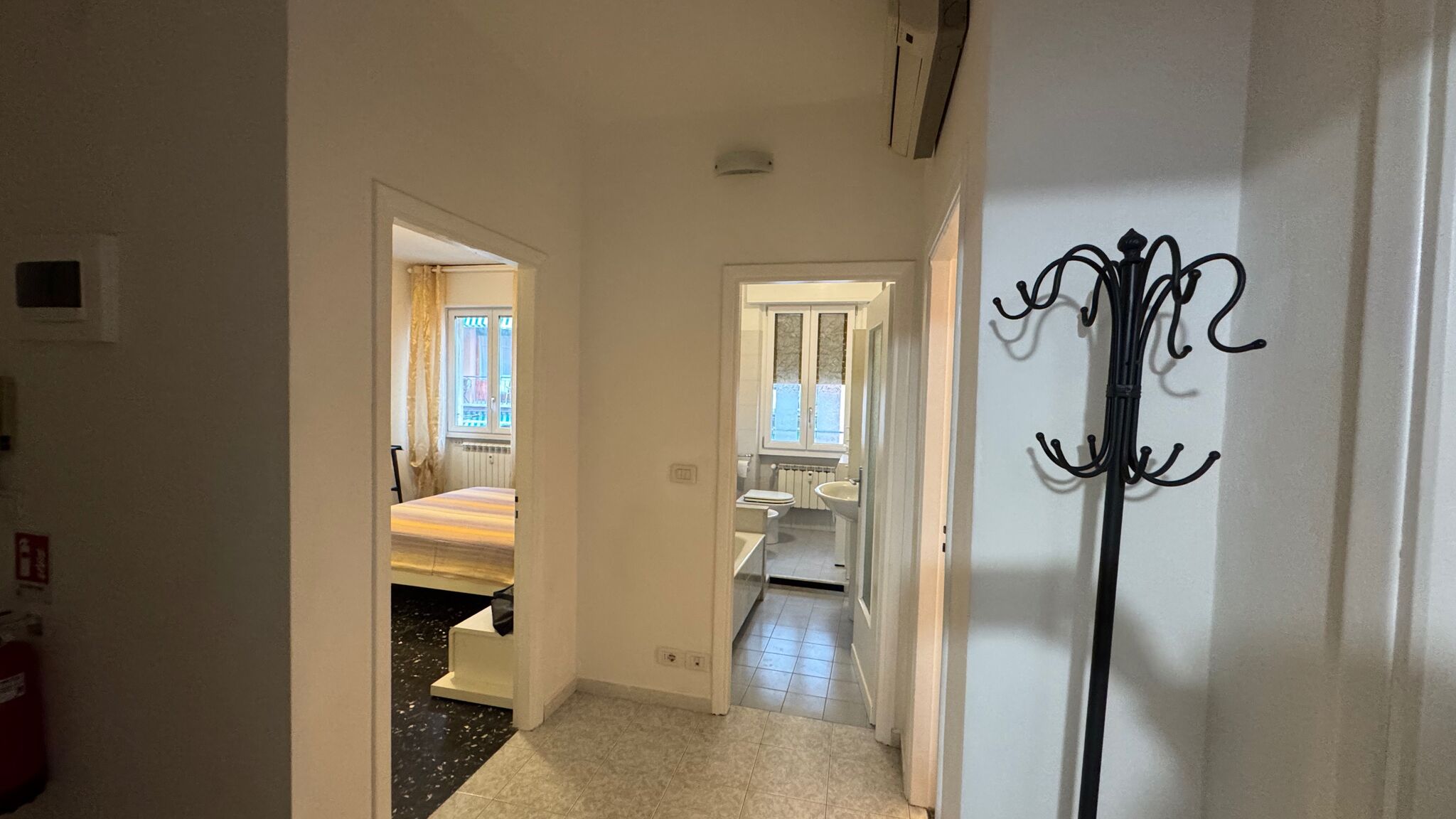 Italianway Monterosso al Mare Calaqui in the centre near the beach