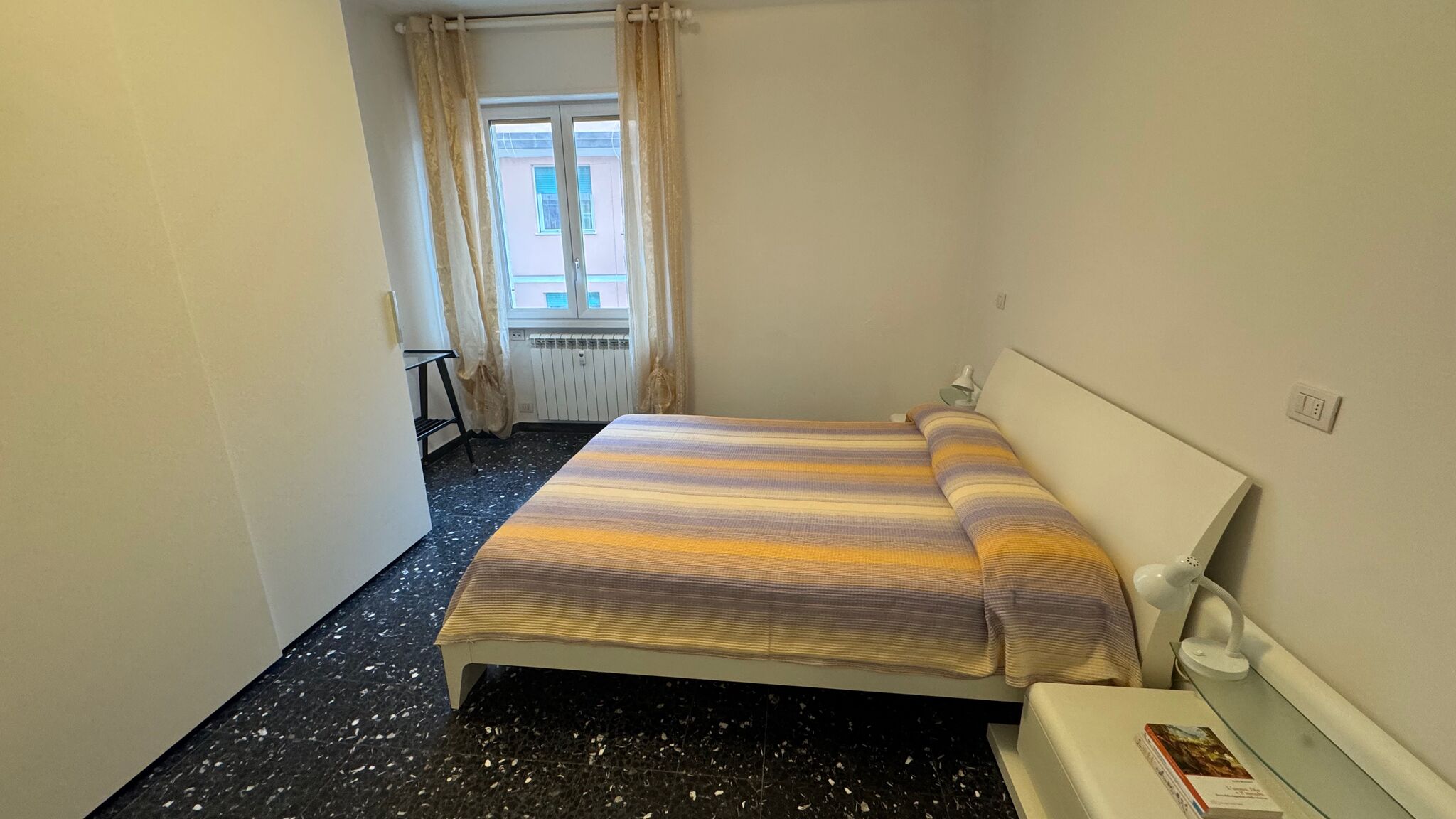 Italianway Monterosso al Mare Calaqui in the centre near the beach