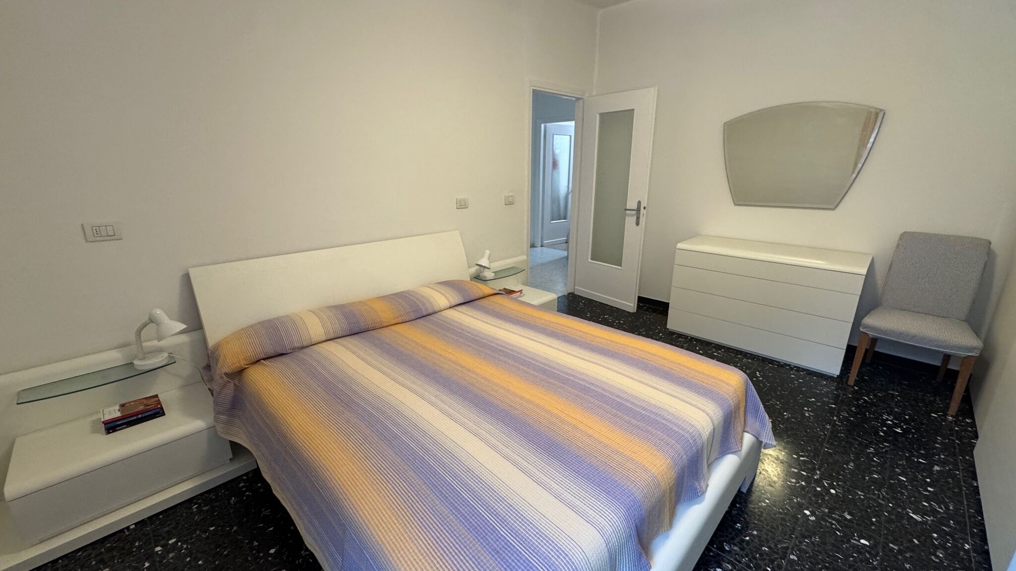 Italianway Monterosso al Mare Calaqui in the centre near the beach