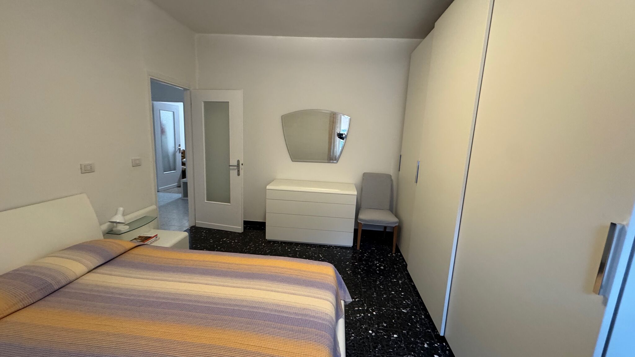 Italianway Monterosso al Mare Calaqui in the centre near the beach