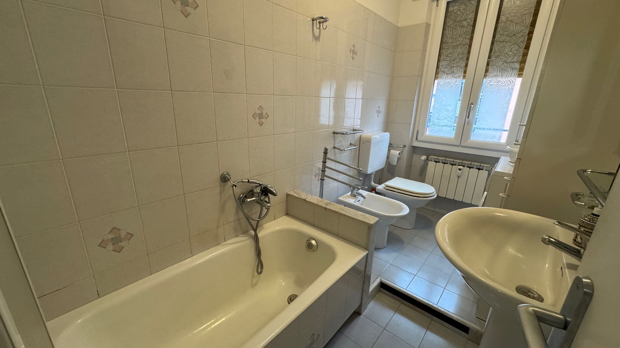 Italianway Monterosso al Mare Calaqui in the centre near the beach