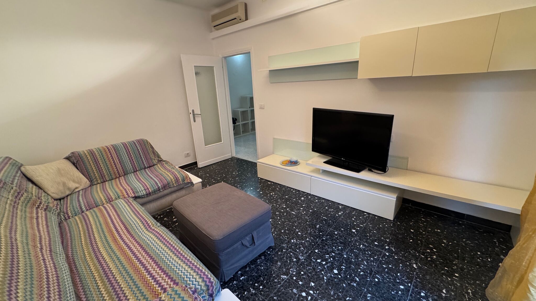 Italianway Monterosso al Mare Calaqui in the centre near the beach