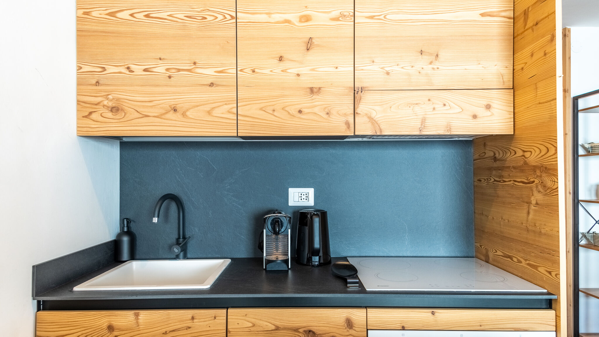 Italianway Valtournenche TrackSide House | Panoramic Ski-In Ski-Out