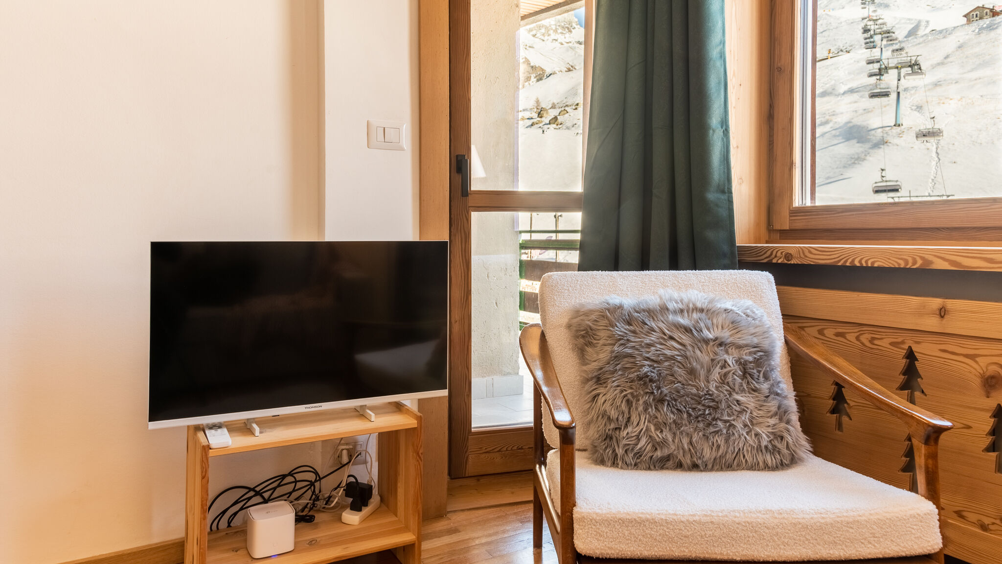 Italianway Valtournenche TrackSide House | Panoramic Ski-In Ski-Out