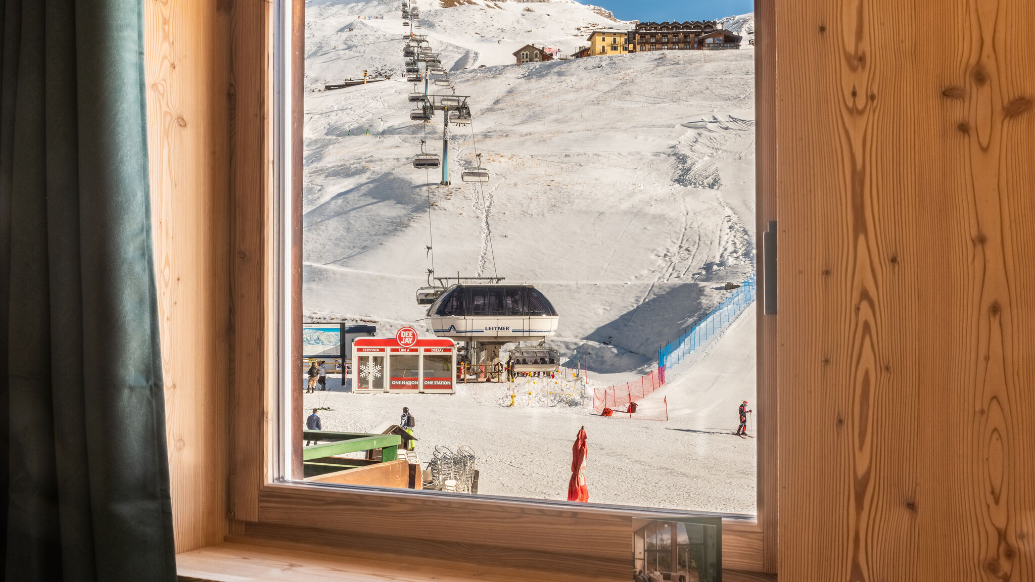 Italianway Valtournenche TrackSide House | Panoramic Ski-In Ski-Out