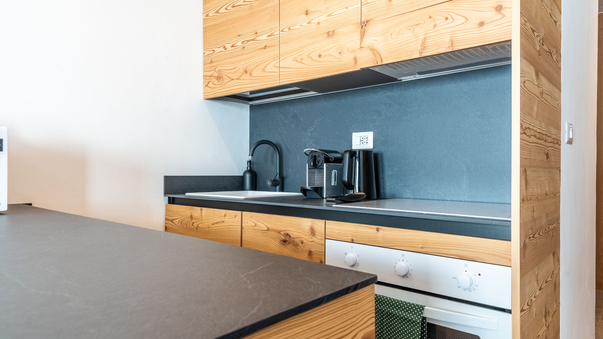 Italianway Valtournenche TrackSide House | Panoramic Ski-In Ski-Out