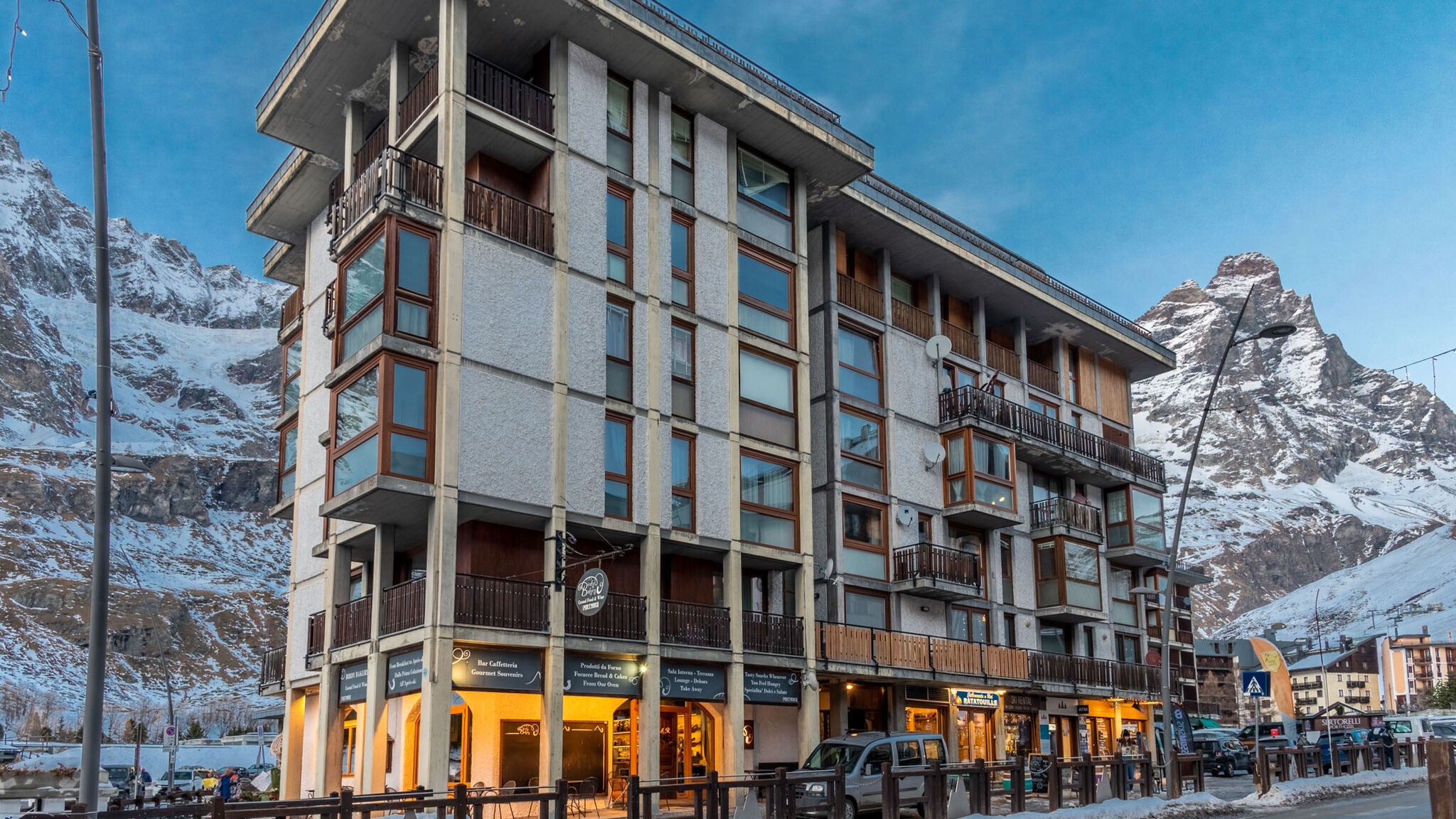 Italianway Valtournenche Horn Peak House