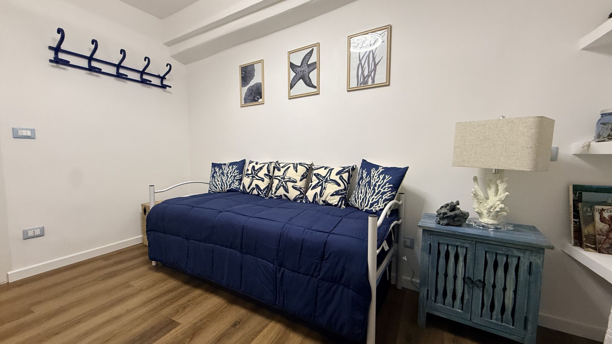 Italianway Albenga La Medusa Blu