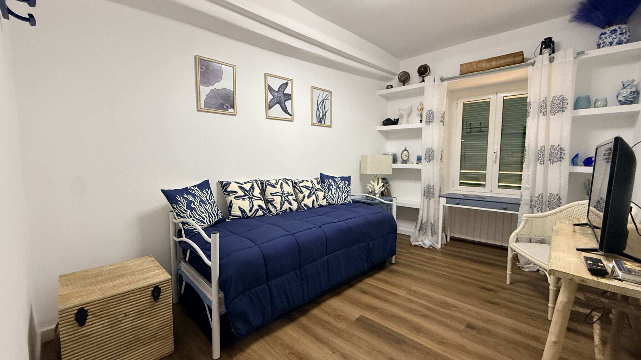 Italianway Albenga La Medusa Blu