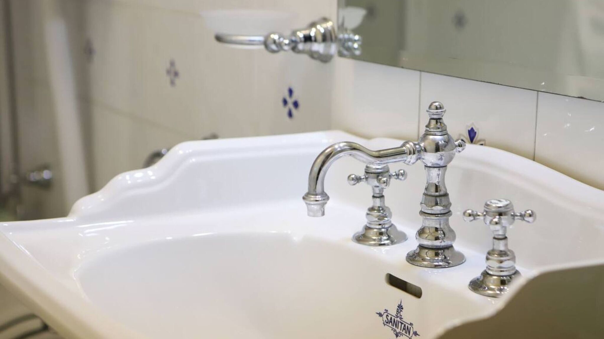 Italianway Napoli Luxury Toledo 22 - “Regina Isabella”