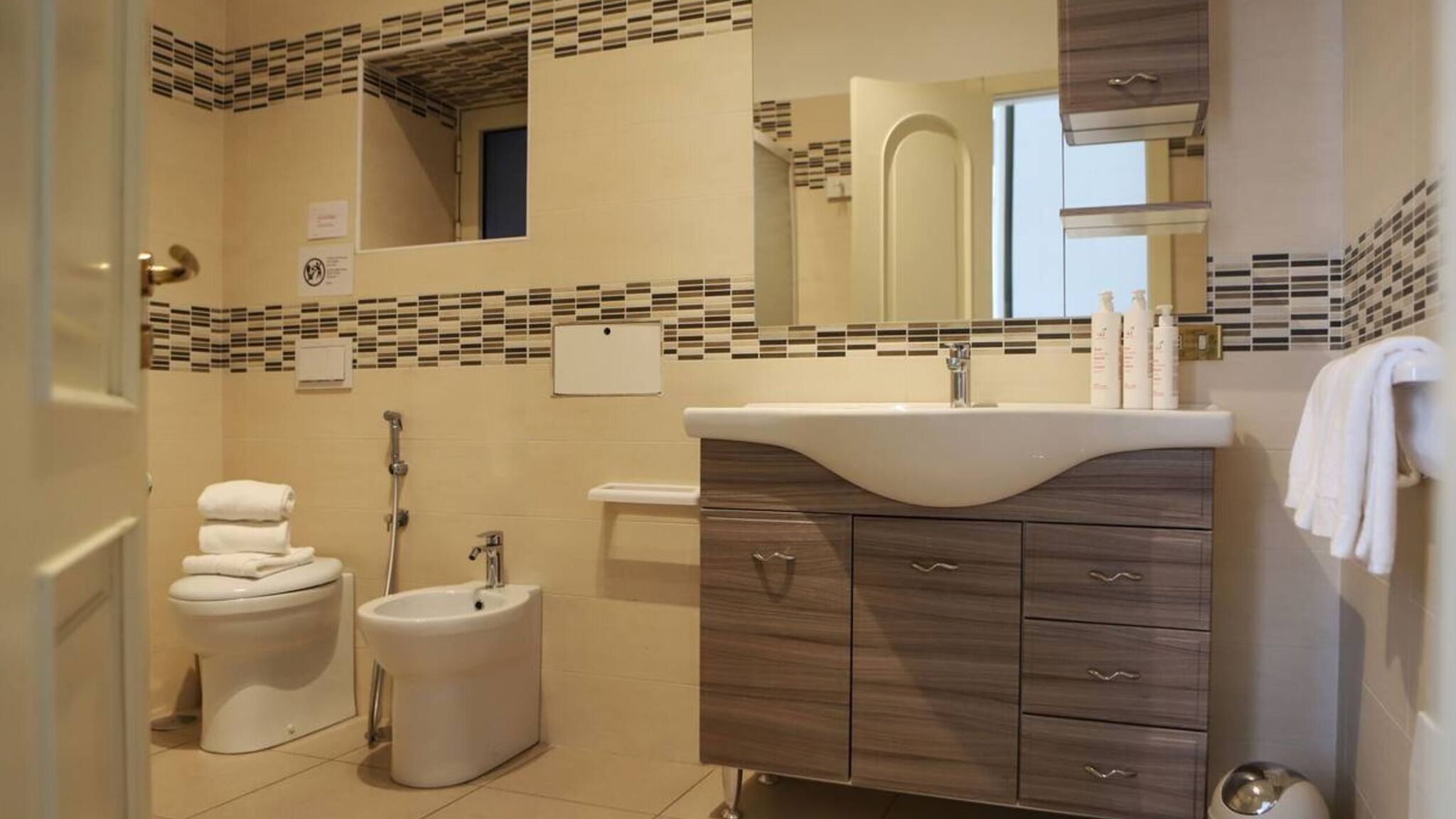 Italianway Napoli Luxury Toledo 22 - “Re Vittorio Emanuele”