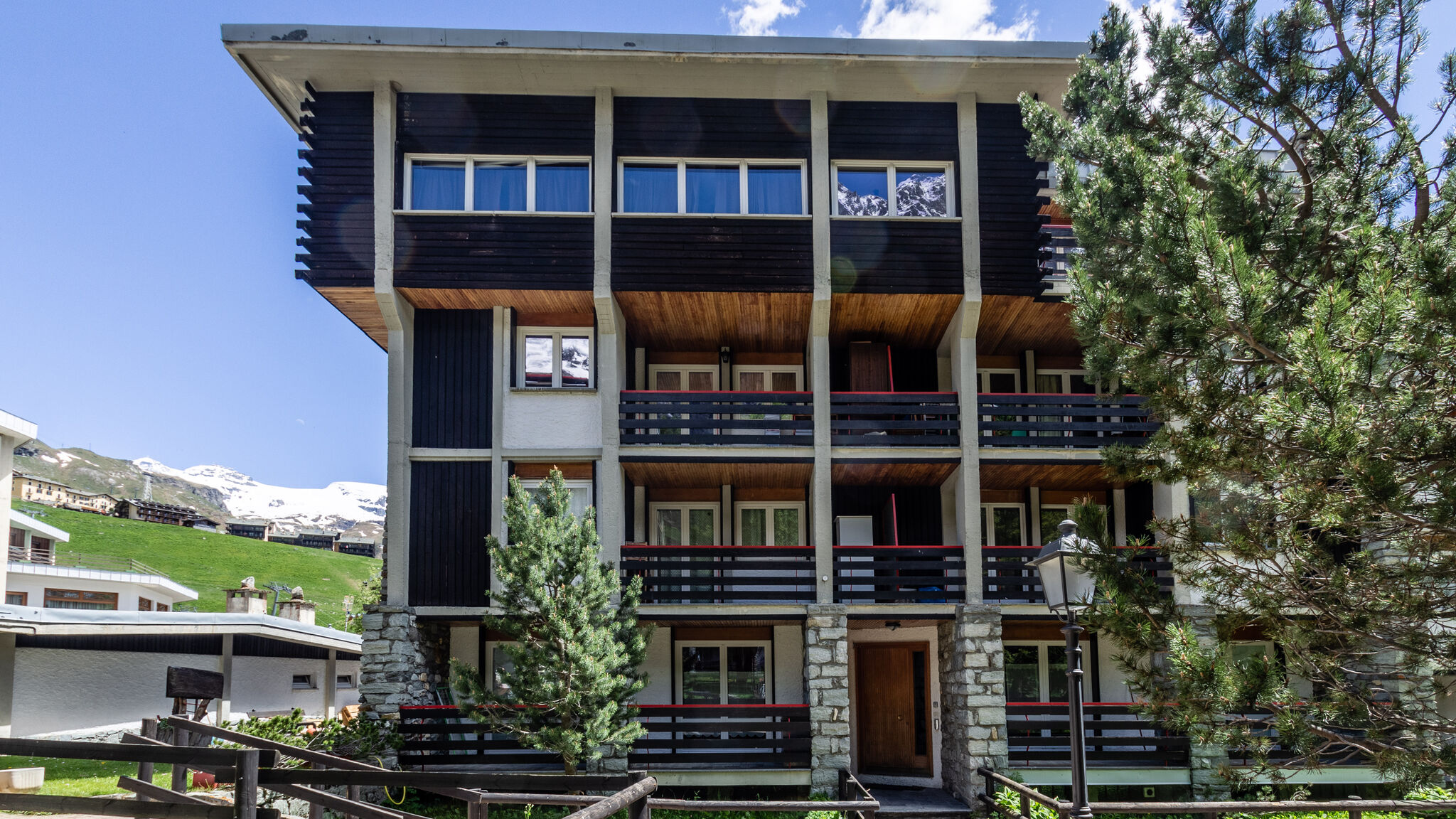 Italianway Valtournenche Pandora Snowflake - Scenic Central View