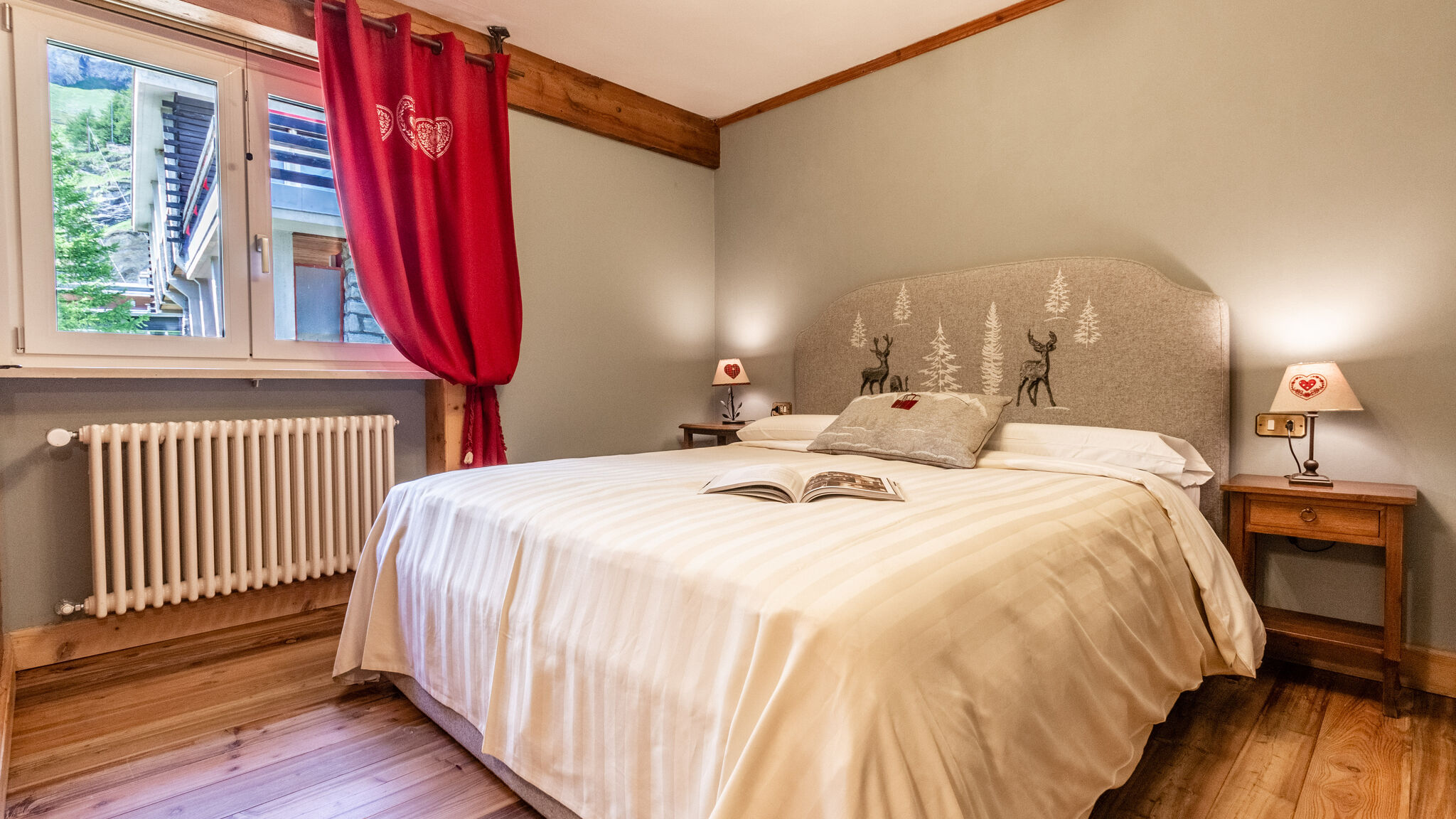 Italianway Valtournenche Pandora Snowflake - Scenic Central View