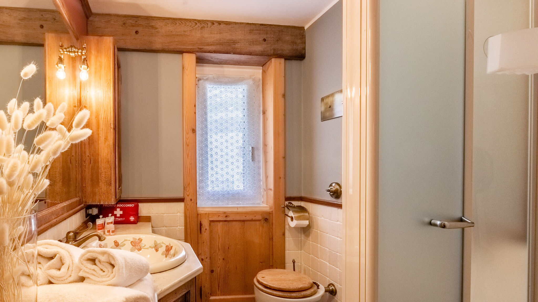 Italianway Valtournenche Pandora Snowflake - Scenic Central View