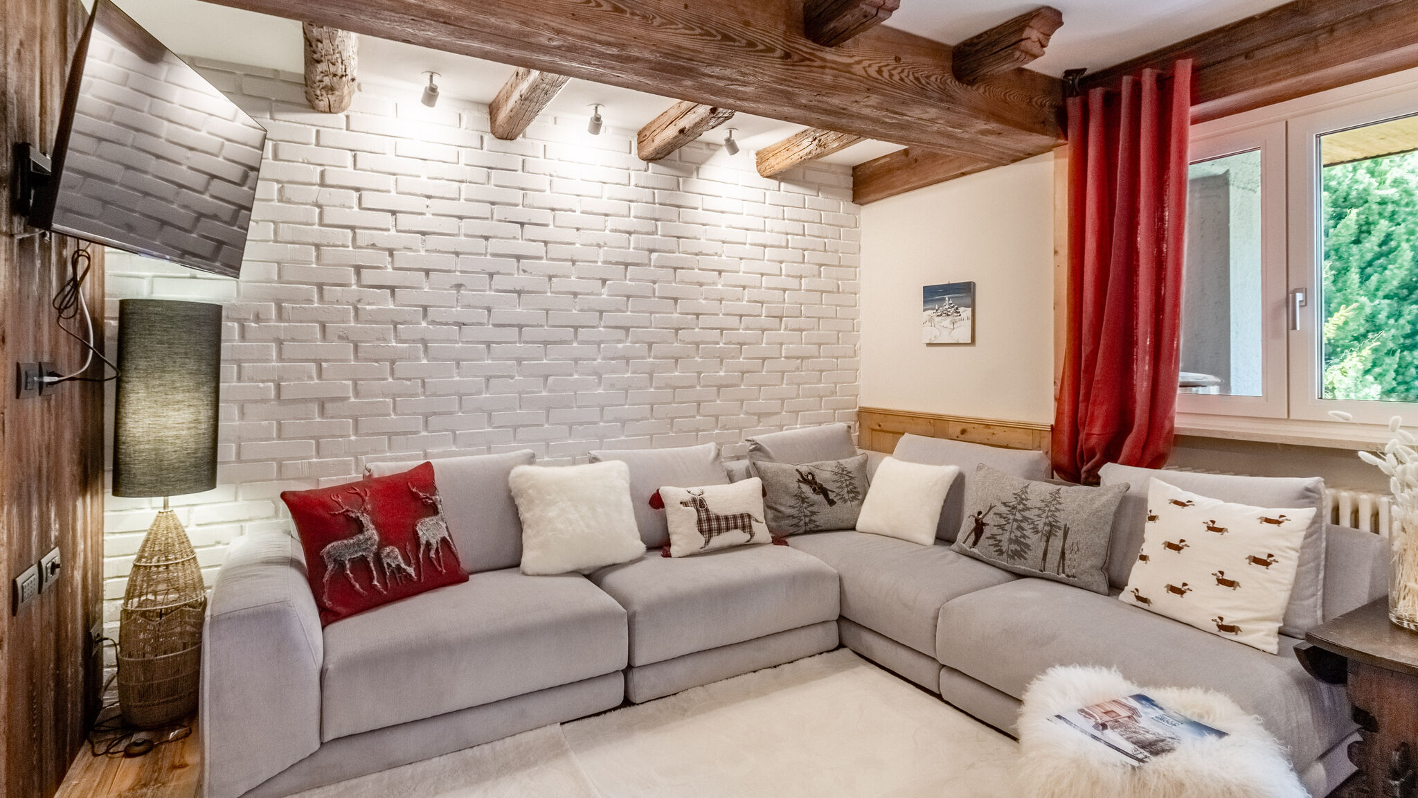 Italianway Valtournenche Pandora Snowflake - Scenic Central View