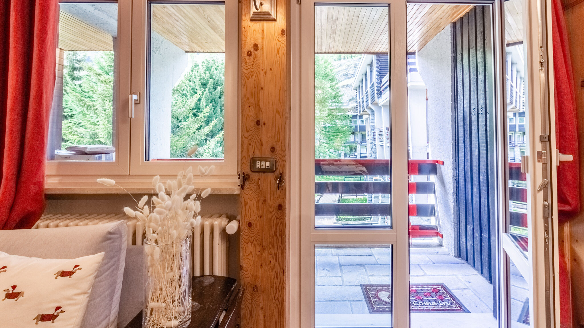 Italianway Valtournenche Pandora Snowflake - Scenic Central View