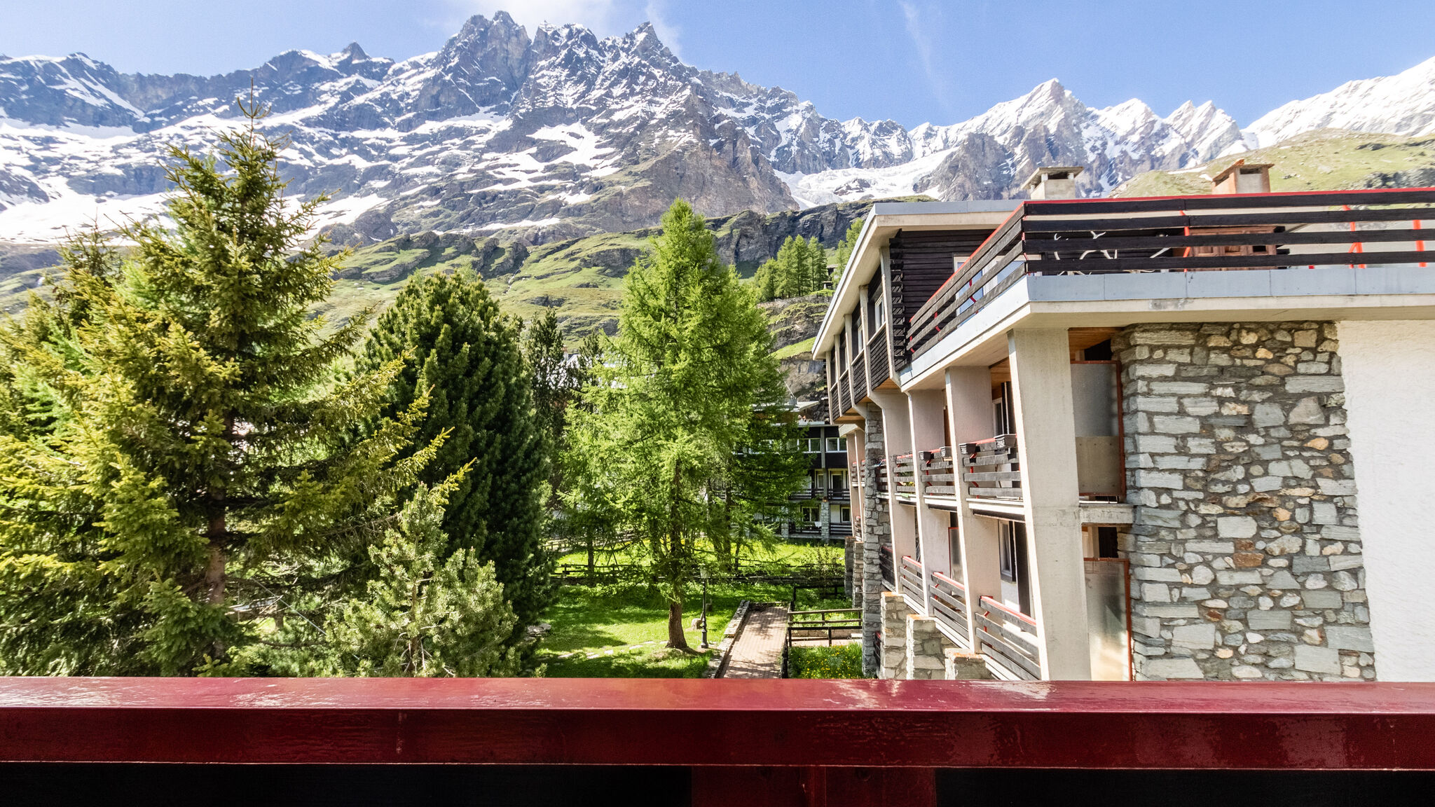 Italianway Valtournenche Pandora Snowflake - Scenic Central View