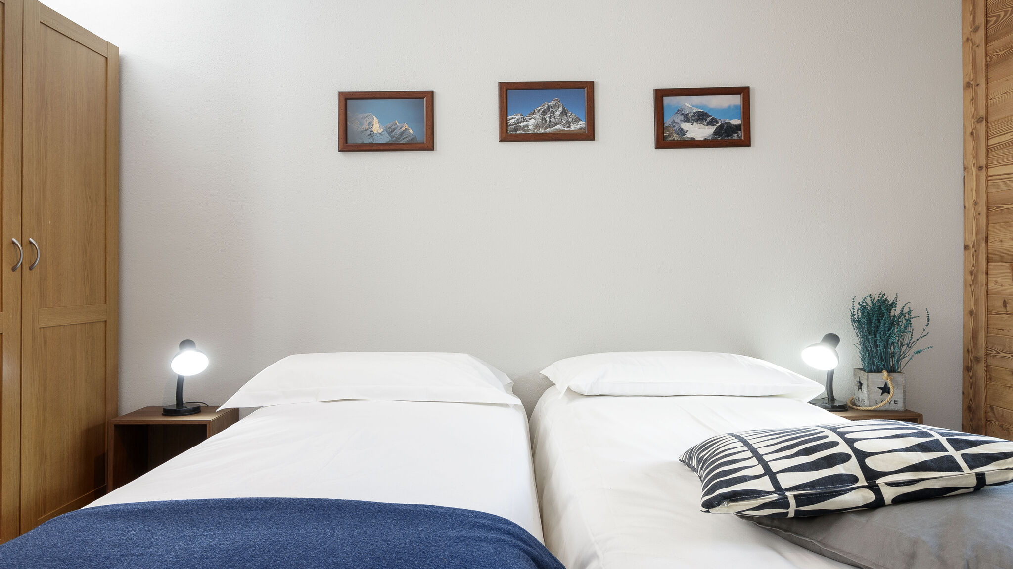 Italianway Valtournenche Chez León Central Escape