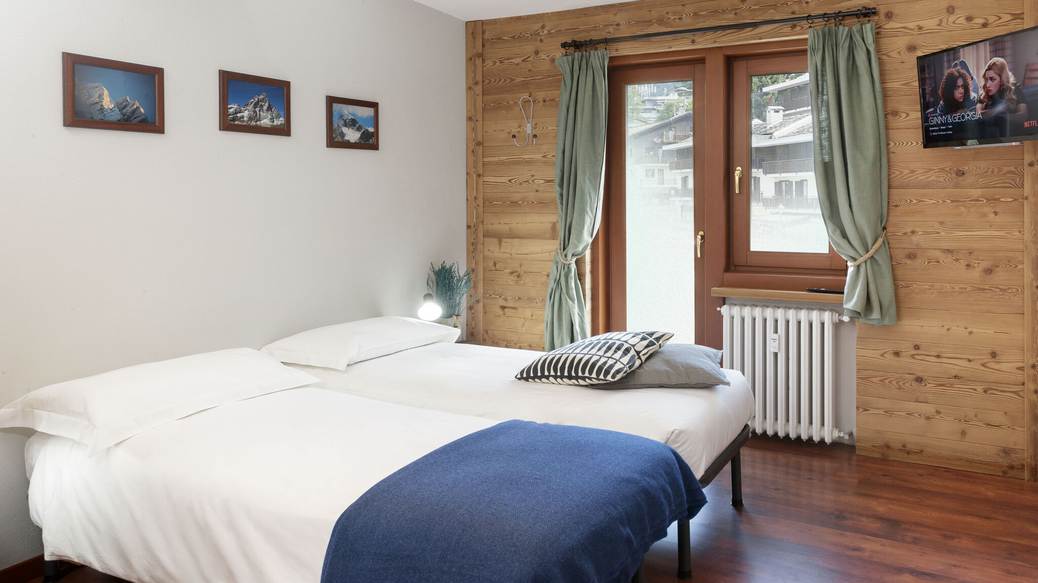 Italianway Valtournenche Chez León Central Escape