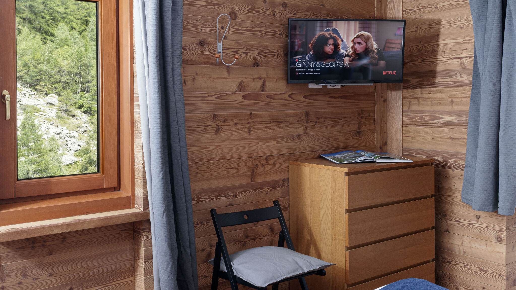 Italianway Valtournenche Chez León Central Escape