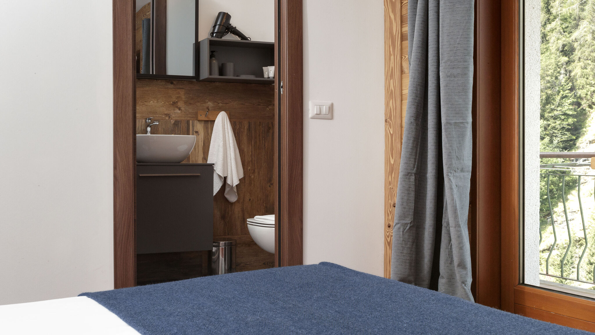 Italianway Valtournenche Chez León Central Escape