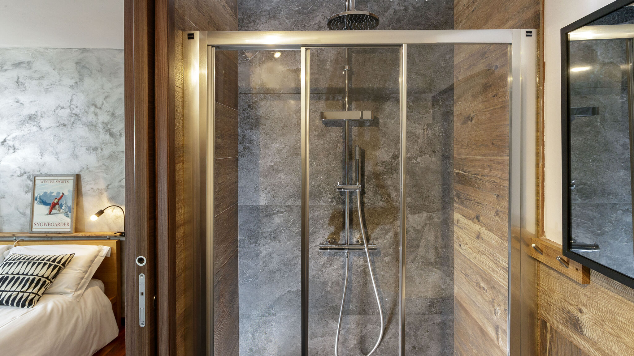 Italianway Valtournenche Chez León Central Escape