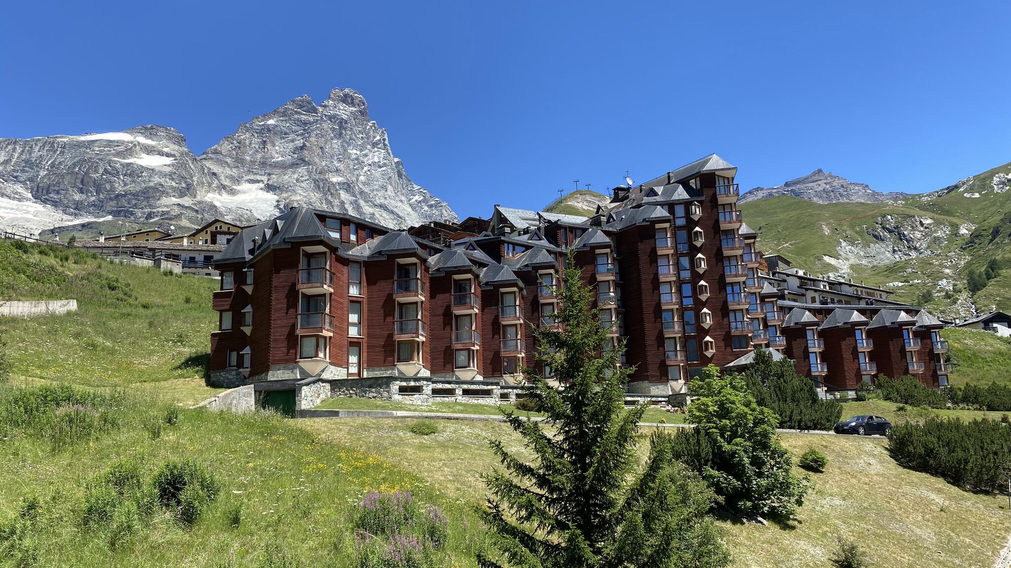 Italianway Valtournenche White dream Apartment in front of Matterhorn peak