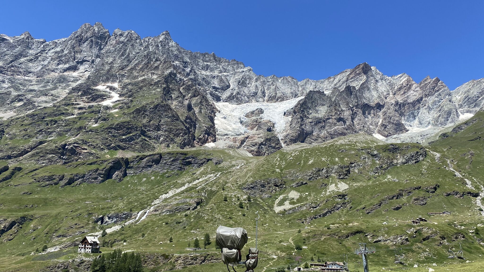 Italianway Valtournenche White dream Apartment in front of Matterhorn peak