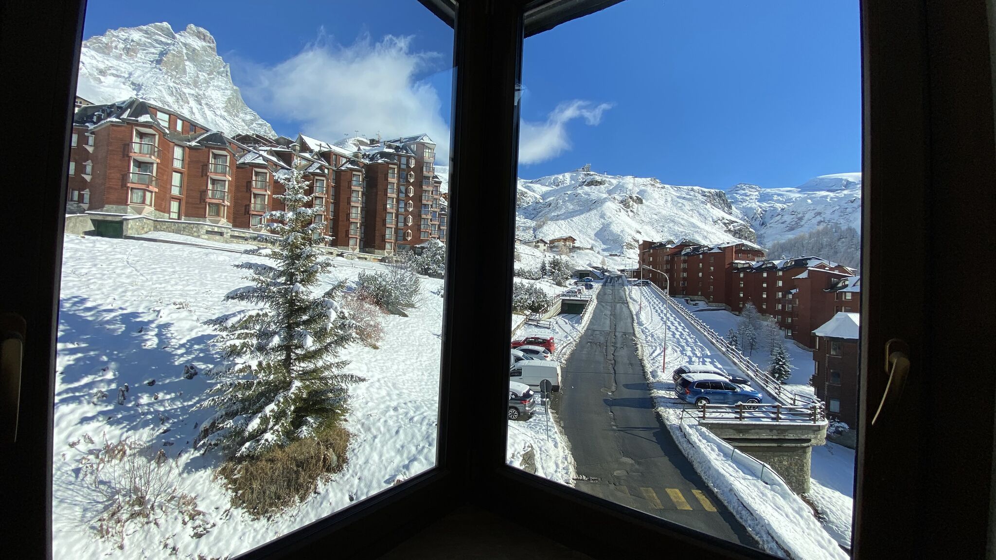 Italianway Valtournenche White dream Apartment in front of Matterhorn peak