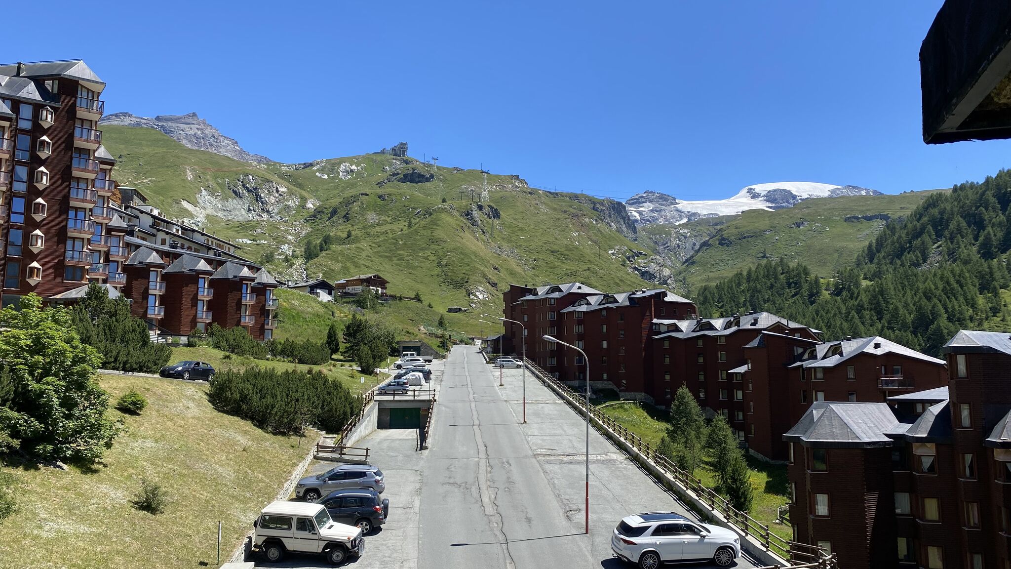 Italianway Valtournenche White dream Apartment in front of Matterhorn peak