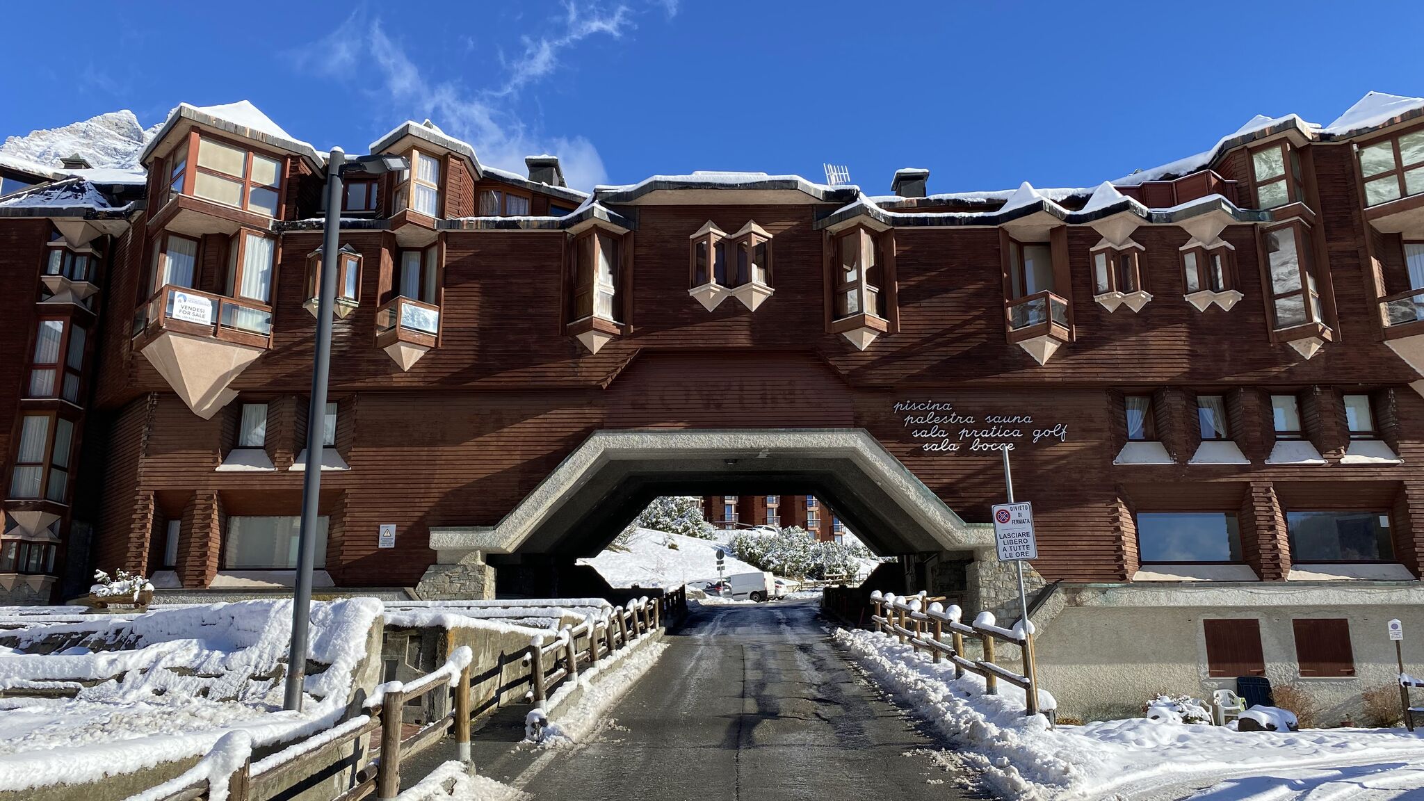 Italianway Valtournenche White dream Apartment in front of Matterhorn peak