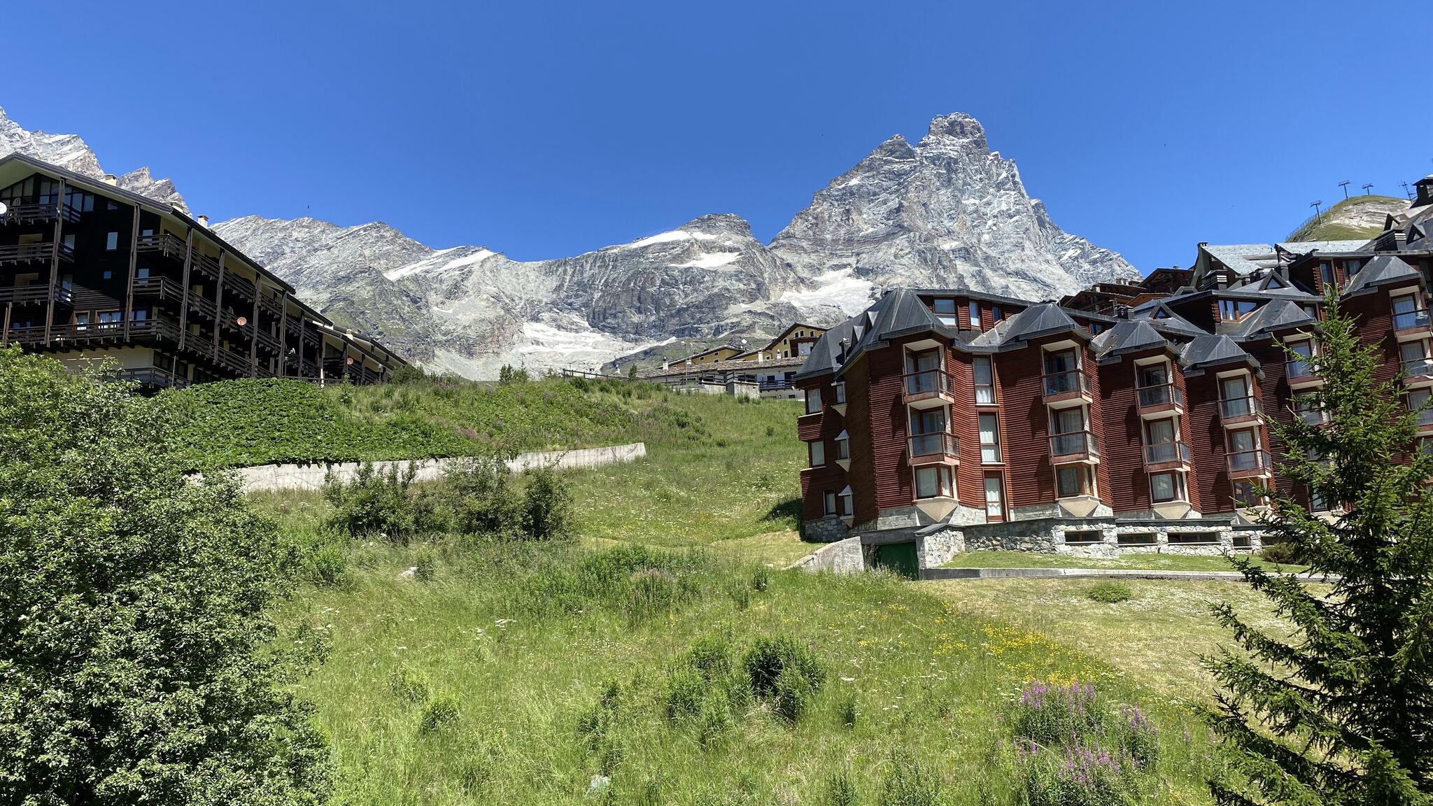 Italianway Valtournenche White dream Apartment in front of Matterhorn peak